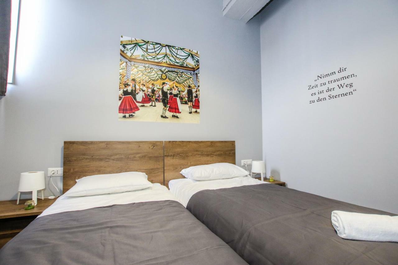 Xxl Rooms Рийека Екстериор снимка