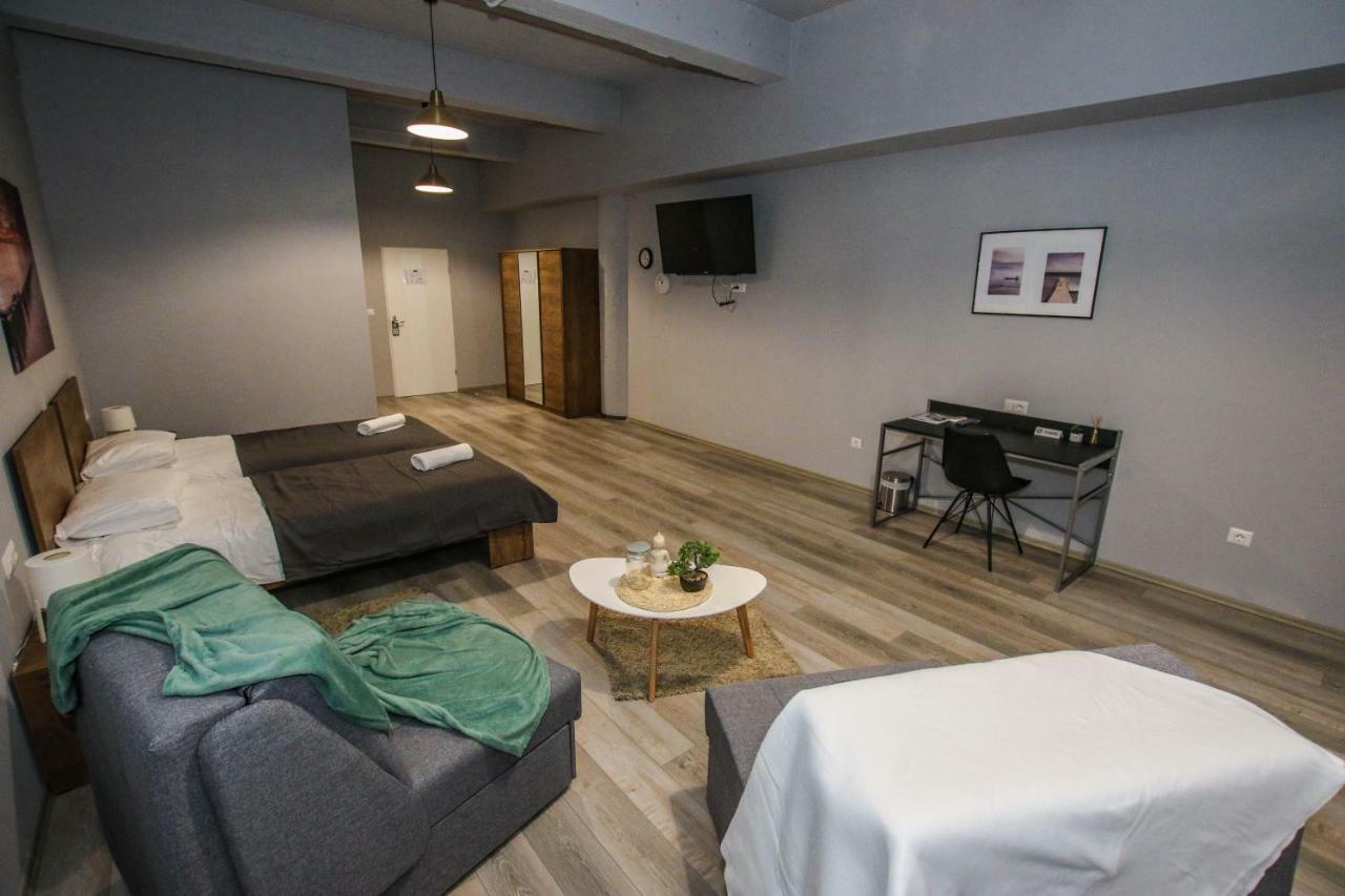 Xxl Rooms Рийека Екстериор снимка